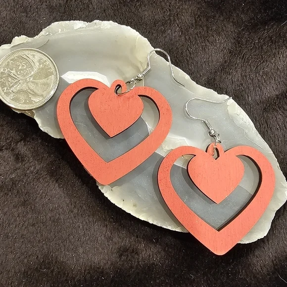 💥4 for $25💥 Laser-cut Heart Shaped Earrings - Picture 2 of 7